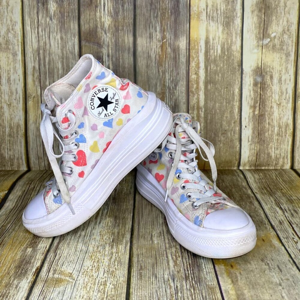 Girls size 6 Converse Chuck Taylors Heart Print‎ Canvas High Tops